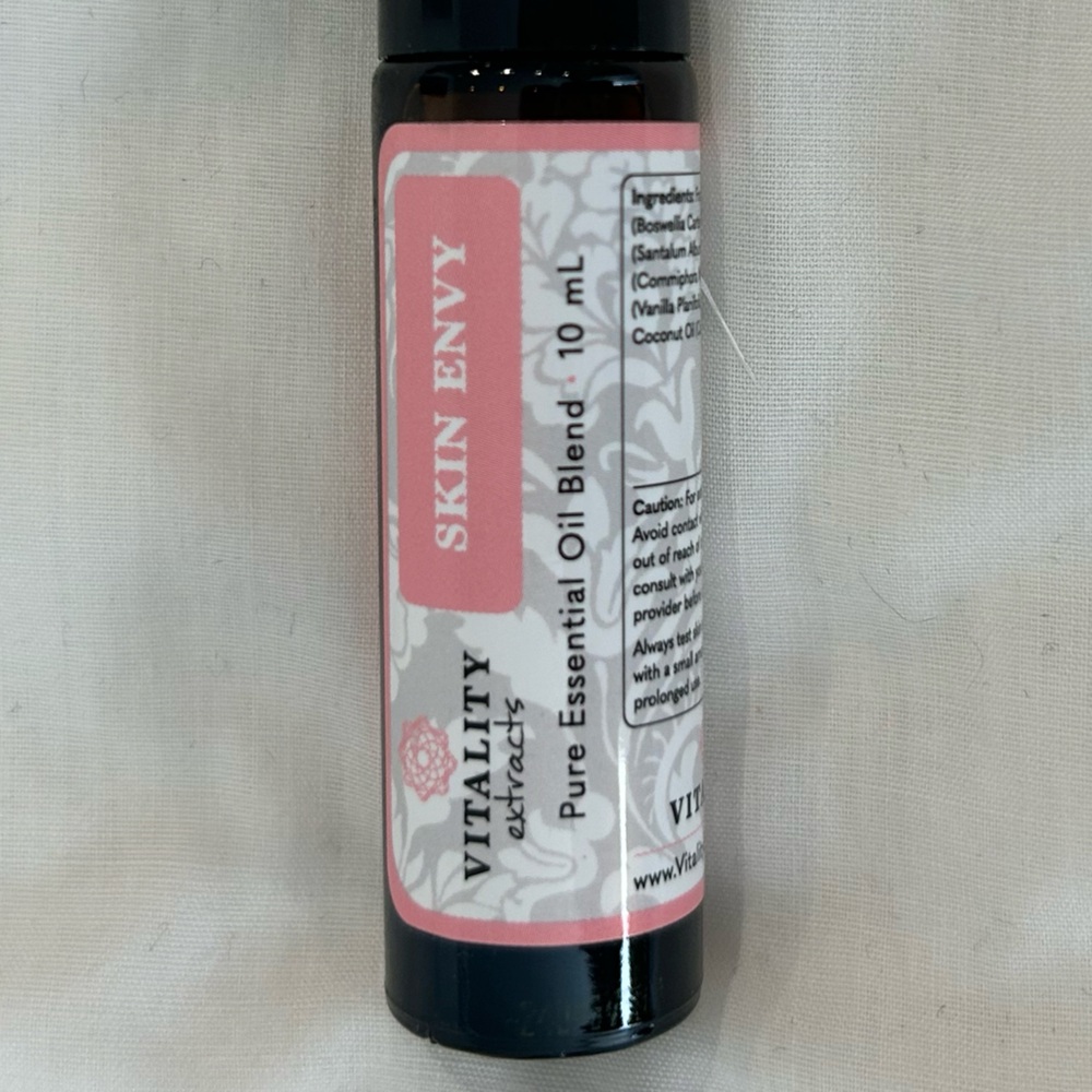 Vitality Extracts Skin Envy Roll-On Essential Oil Blend - Picture 3 of 3